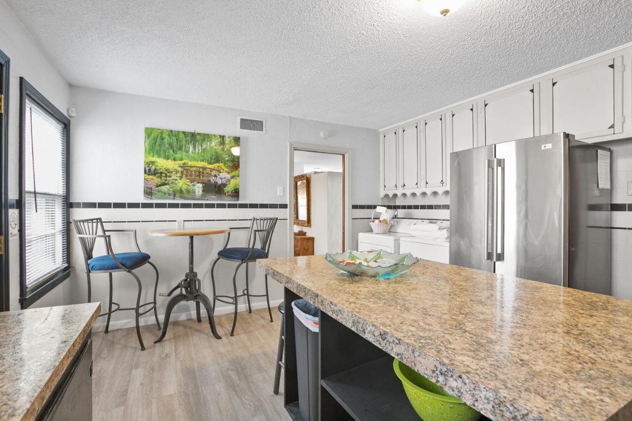 Luxury Oasis- 1 Bedroom Romantic Getaways Lubbock Exterior foto